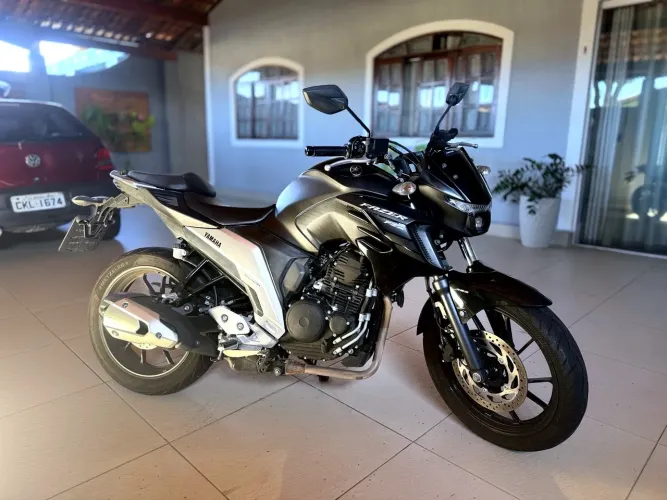 Yamaha Fazer 250 2022 - Preta
