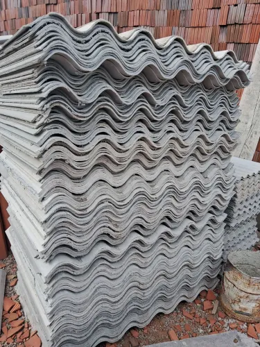Vendo telhas nova em pedaços,tenho 100 dispon