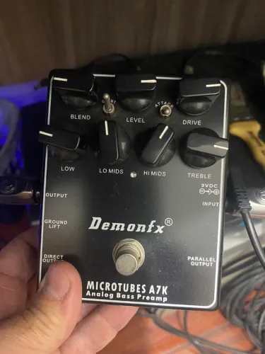 Pedal A7K Demonfx para baixo