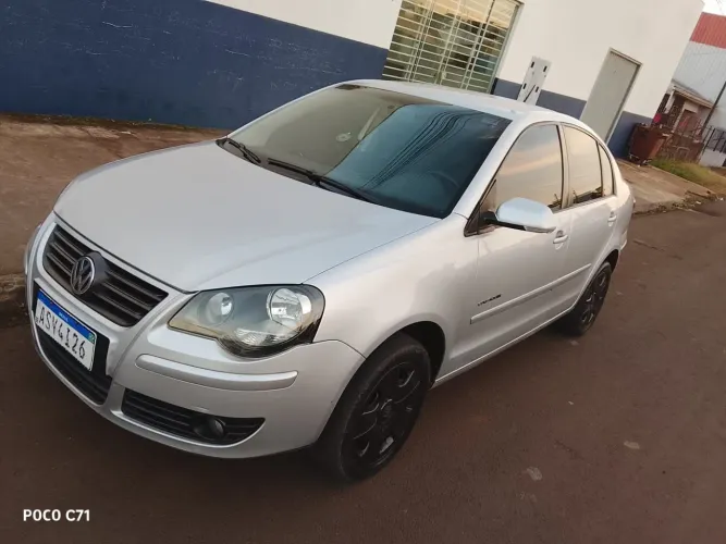 Volkswagen Polo Sedan 1.6 MI Total Flex 8V 4P 2011