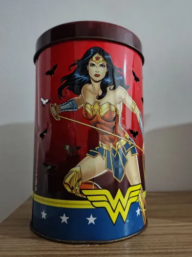 Lata colecionável mulher maravilha DC