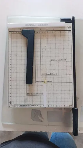 Guilhotina manual a4