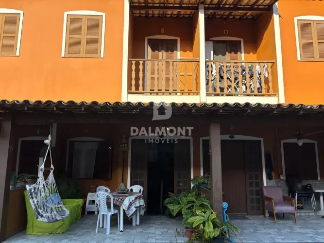 Peró - Cabo Frio - Casa condomínio a poucos metros de todo comércio e Praia
