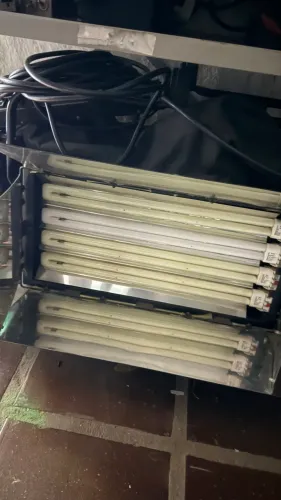 Dexel Broadcast 8 Tubos - Iluminação Profissional para TV/Cinema - Similar Kino Flo