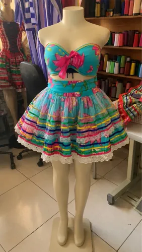 Vestido festa junina, Conjunto saia e cropped 