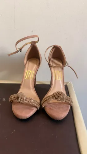 Sandália salto fino UZA Shoes