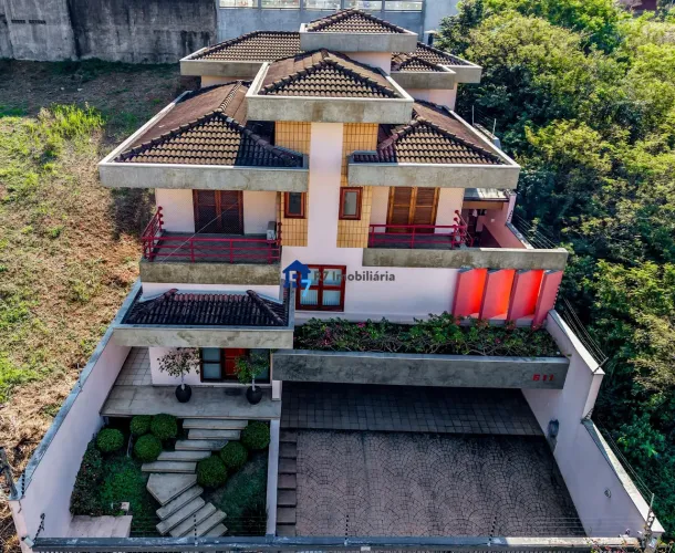 R7 Imobiliária Vende Casa no Parque dos Principes Osasco com 5 quartos