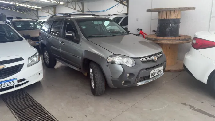 Fiat Palio Weekend Adventure Locker 1.8 Flex 2013