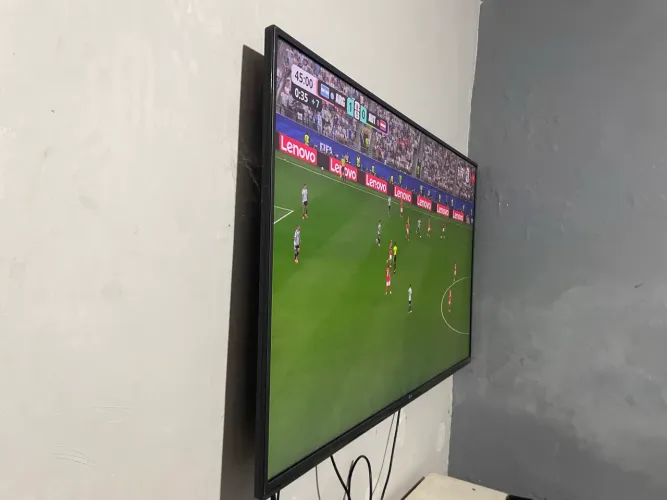 TV LG 49 Polegadas FAVOR LEIA A DESCRIÇÃO COM ATENÇÃO