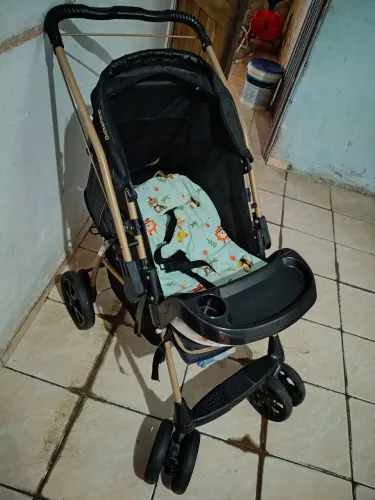 Vendo Carrinho de bebê Galzerano Novo