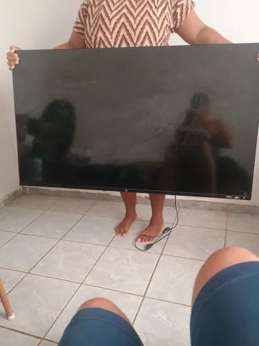 Televisão de 50 polegadas ela ta quebrada a televisão mas a tela tá quebrada