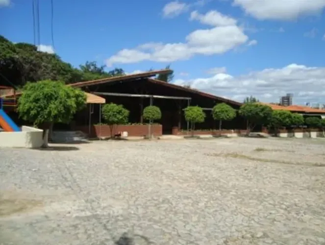 Terreno Comercial à venda em De Lourdes, Fortaleza