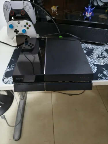 Playstation 4 (PS4)