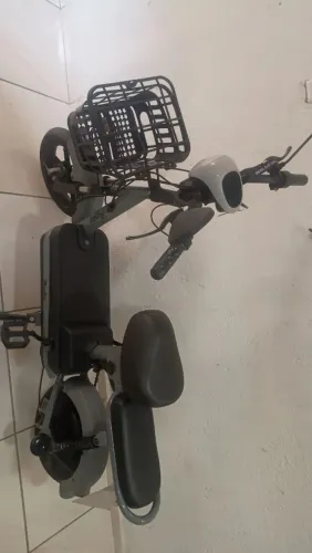 Motocicleta elétrica Agile tradicional.