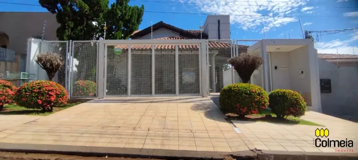 Casa Térrea Res/Comercial - 2 Suítes, Piscina