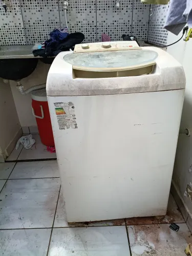 Vende-se máquina com defeito