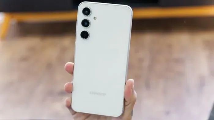 Samsung S23 FE - Vendo / Troco