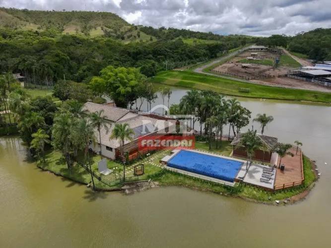 Fazenda de luxo a venda!! Área total de 18.9 alqueires (91,47 hectares) Silvania/GO