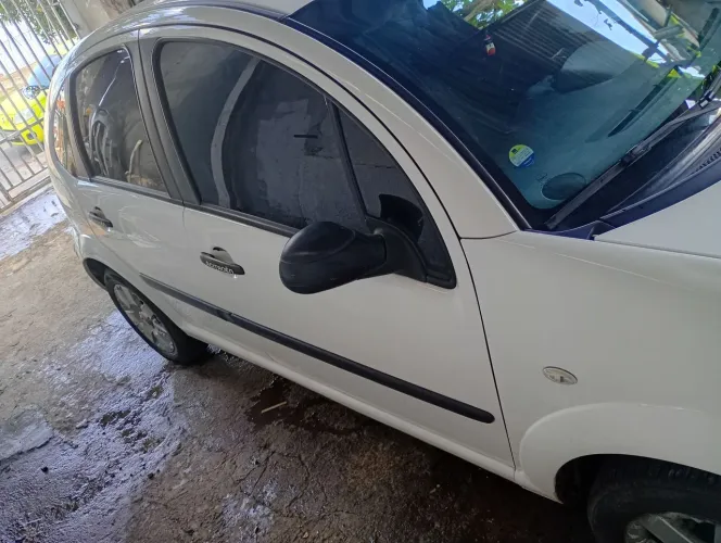 Citroen C3 GLX 1.4/ GLX Sonora 1.4 Flex 8V 5P 2012