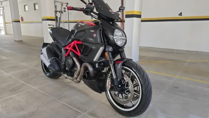 Ducati Diavel 2013 1198 Carbon