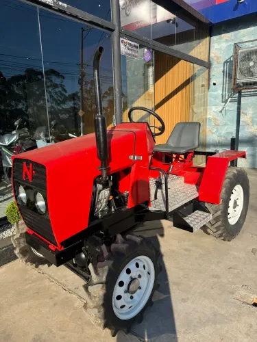 Trator 4x4 Motor 13hp diesel 2025