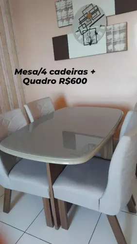 Mesa de Jantar Moderna com 4 Cadeiras e Quadro Decorativo