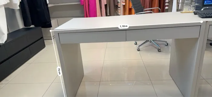 VENDO 2 MESAS DE ESCRITÓRIO COM GAVETAS - R$ 150,00 CADA 