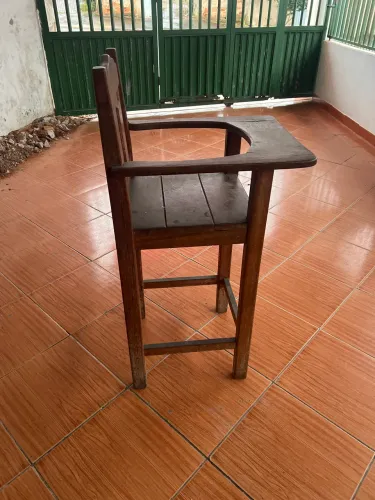 02 Cadeirão para criança  Restaurante 