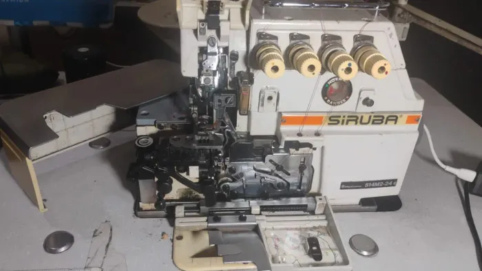 Vendo máquina costura siruba overloque 4 fios