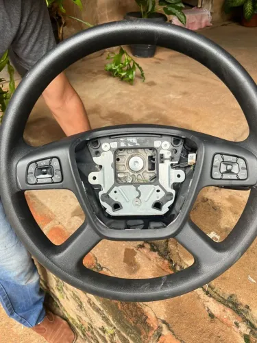 Volante para caminhão Mercedes ,peça original ,peça em ótimo estado 