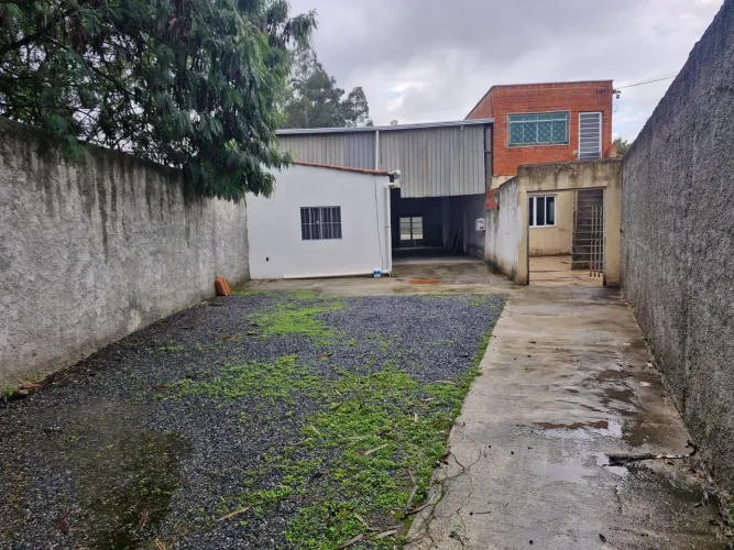 Bairro Retiro São João (Barracão e casas)