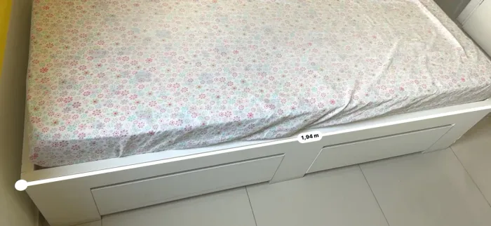 Cama de madeira solteiro
