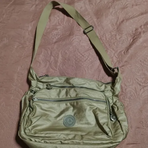 Bolsa seminova só 60!