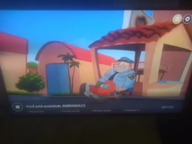 TV Samsung 50 pol UN50ES6900. Tv com detalhes na tela mas não atrapalha em nada.