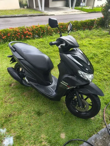 Yamaha FLUO 2025