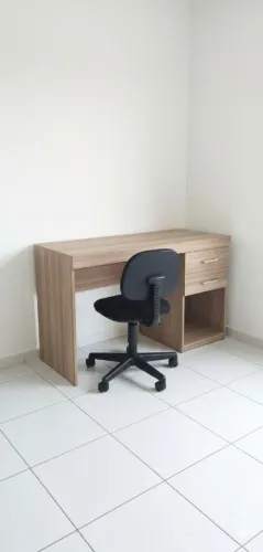 Mesa e cadeira para casa ou escritório