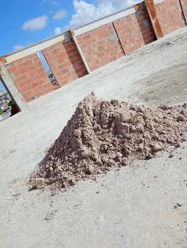 Ajudante construção civil e também jardinagem 