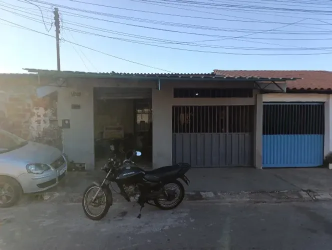CASA À VENDA - GOIÂNIA VIVA