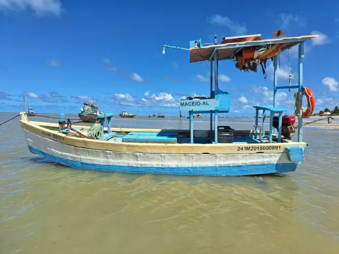 Vendo jangada de pesca de 6,10 de comprimentooo