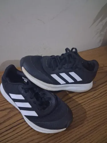 Tênis infantil adidas 29 ferro - troco por figurinha da copa