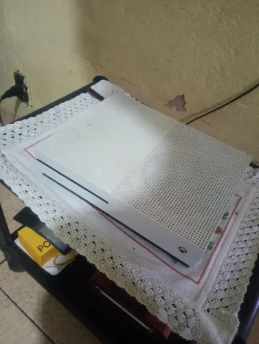 Xbox one s (leia a legenda) 