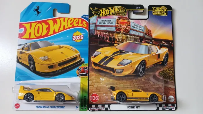 Kit Hot Wheels Ford GT Premium + Ferrari F40 Competizione mainline