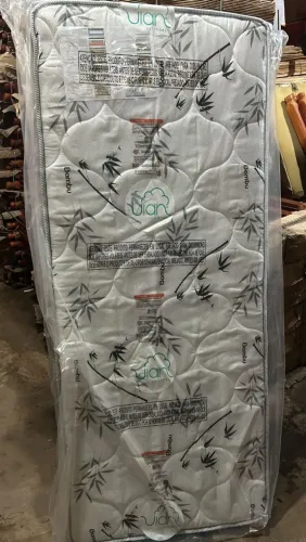 Colchão de 33 de solteiro medida 1,88 por 78 com 14 cm de espuma novo na promoção
