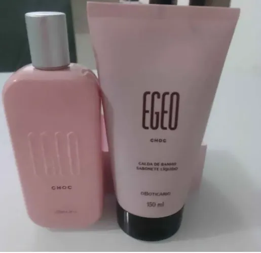 Colônia vEgeu + sabonete líquido ( cheio só abri a colônia pra sentir o cheiro) não gosto