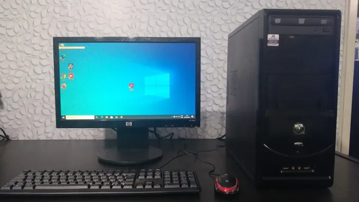 Intel core i5-3330 Memória RAM de 8 GB DDR3 1 SSD 240 Monitor 19 polegadas