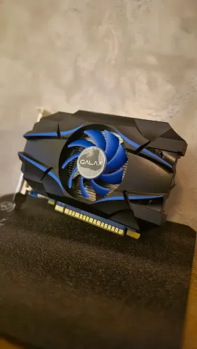 GT 1030 Galax 2GB GDDR5 - Placa de Vídeo Barata para PC Gamer Leve