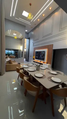 Casa de um lote inteiro alto padrão no Residencial Havaí