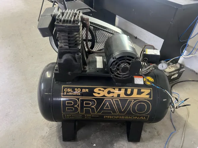 Compressor Schulz Bravo CSL 10BR 100 Litros 2HP - 140 PSI