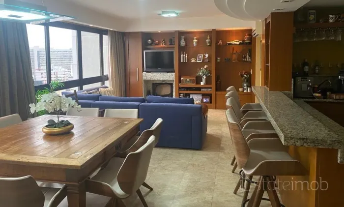 Apartamento 3 dorm 133m2 a venda no Rio Branco