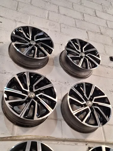 Rodas aro 16 TCROSS sn originais Genuínas 2.200